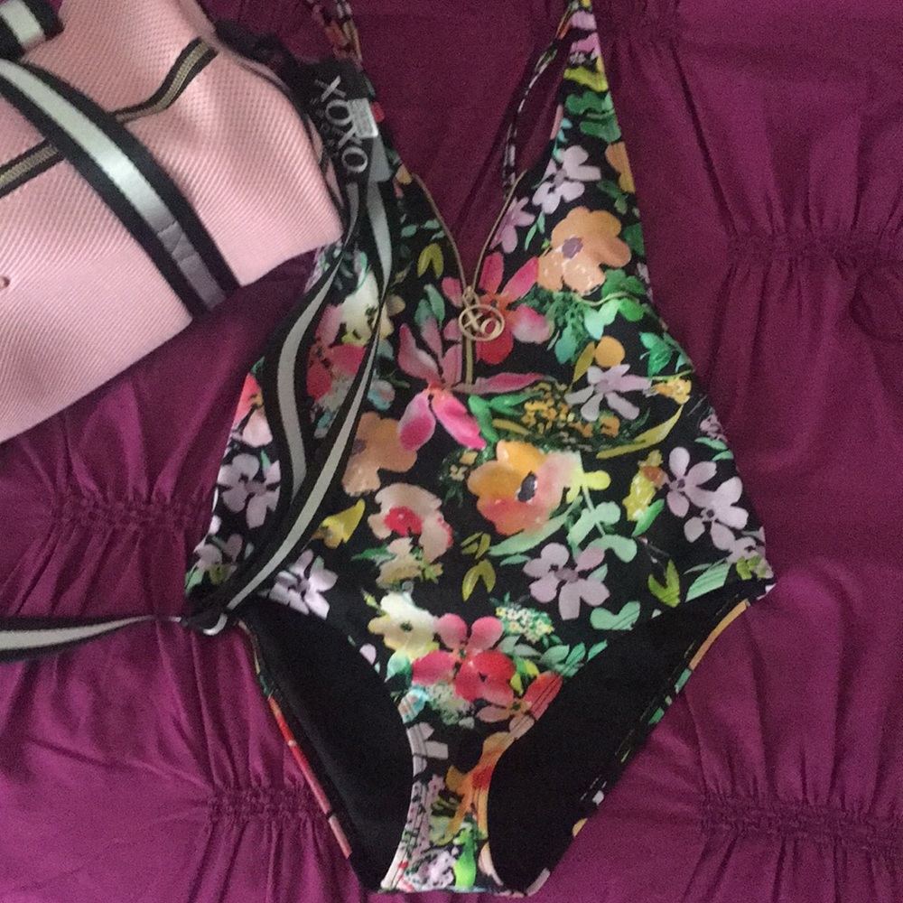 All new with tags 🏷 bathing suit w/ matching bag